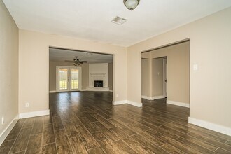 10074 Woodhollow Dr in Conroe, TX - Building Photo - Building Photo