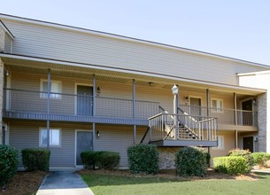 Central Highland Apartments in Phenix City, AL - Building Photo - Building Photo