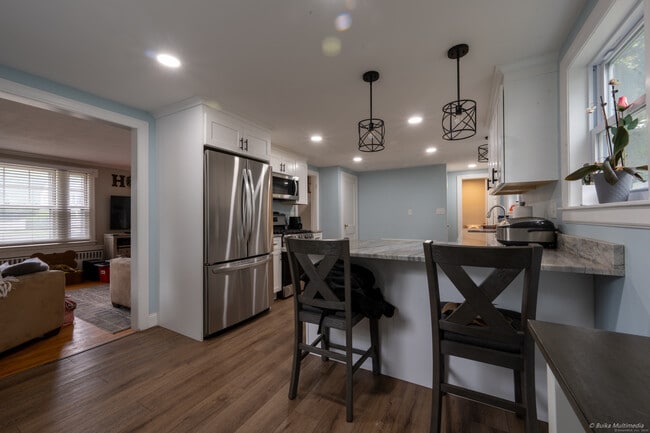 49 Taylor Rd in West Hartford, CT - Building Photo - Building Photo