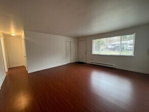 3100 NE 18th St in Renton, WA - Building Photo - Building Photo