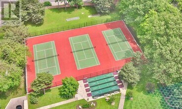 1300 Bloor St in Mississauga, ON - Building Photo - Building Photo