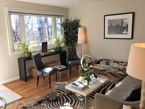 1316 Constitution Ave NE, Unit 1 in Washington, DC - Foto de edificio - Building Photo