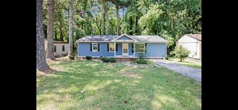 3704 Asbury Ln SW in Atlanta, GA - Building Photo