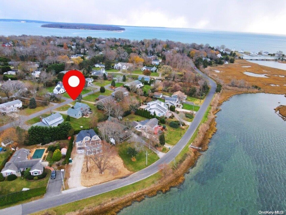 455 Fred St in Southold, NY - Foto de edificio