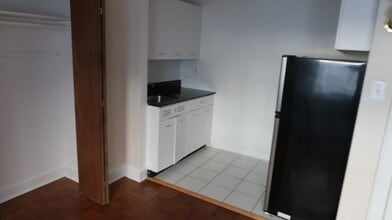 1209 W Sherwin Ave in Chicago, IL - Building Photo - Building Photo
