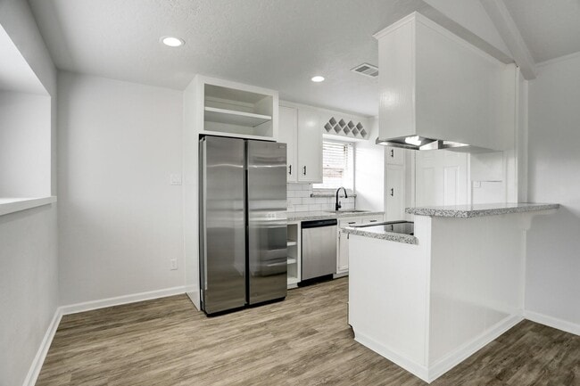 5613 Armstrong in Texas City, TX - Building Photo - Building Photo