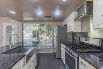 3901 Knollwood Dr in Austin, TX - Building Photo - Building Photo