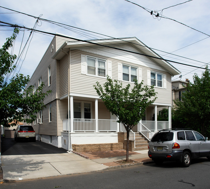 65 Florence Ave in Belleville, NJ - Building Photo