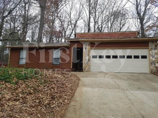 3396 Deshong Dr SW in Stone Mountain, GA - Building Photo