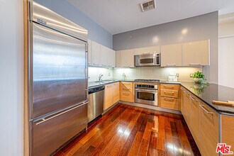 801S S Grand Ave in Los Angeles, CA - Building Photo - Building Photo
