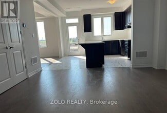 77 Suzuki St in Barrie, ON - Building Photo - Building Photo