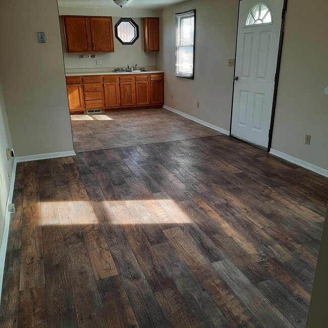 11203 Lawnford Ave in Wilmot, OH - Building Photo - Building Photo