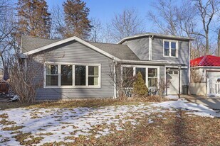 1342 Lucille Ave in Twin Lakes, WI - Building Photo