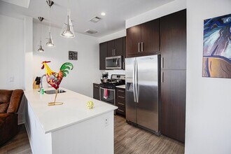 6803 Staffordshire Crescent in Houston, TX - Building Photo - Building Photo