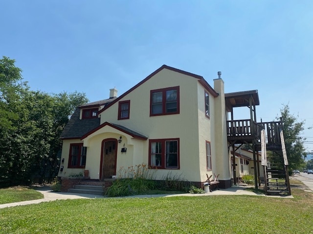 property at 445 S 4th St W