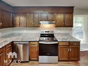 112 Pineview Ct in Statesville, NC - Building Photo - Building Photo