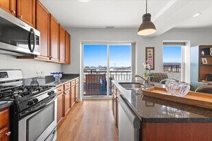 3741 N Milwaukee Ave in Chicago, IL - Building Photo