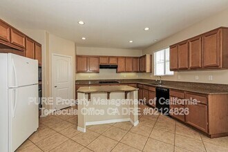 53022 Bantry Bay St in Lake Elsinore, CA - Building Photo - Building Photo