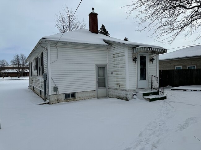 1104 S Michigan St in Plymouth, IN - Building Photo - Building Photo