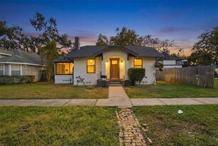 1326 13th Ave S in St. Petersburg, FL - Building Photo