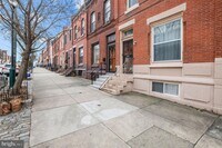 2932 W Girard Ave photo'