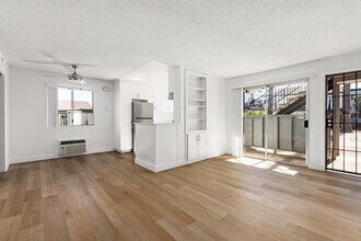 Terre at S Lincoln in El Cajon, CA - Building Photo - Building Photo