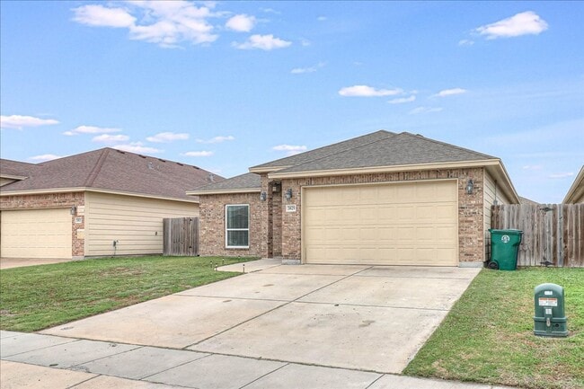 3829 Woodhouse Ln in Corpus Christi, TX - Building Photo - Building Photo