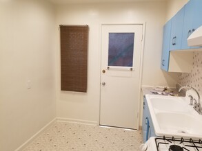 1807 Martin Luther King Jr Way, Unit #C in Berkeley, CA - Building Photo - Building Photo