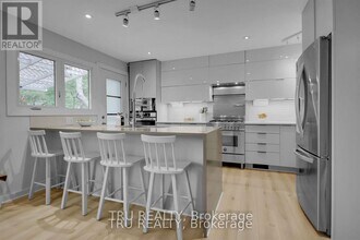 36 Varley Dr in Ottawa, ON - Building Photo - Building Photo