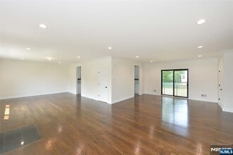 610-10 River Dr in Fair Lawn, NJ - Building Photo - Building Photo