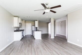 25213 Dickens Dr in Magnolia, TX - Building Photo - Building Photo