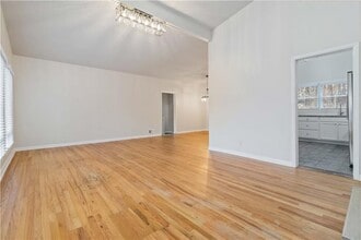 3035 McLendon Cir NW in Atlanta, GA - Foto de edificio - Building Photo