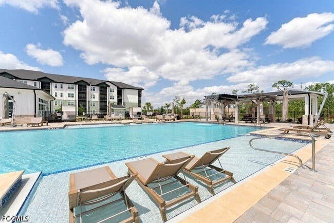 property at 10800 Colonial Gtwy Dr
