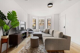 17 Linden St in Brooklyn, NY - Building Photo