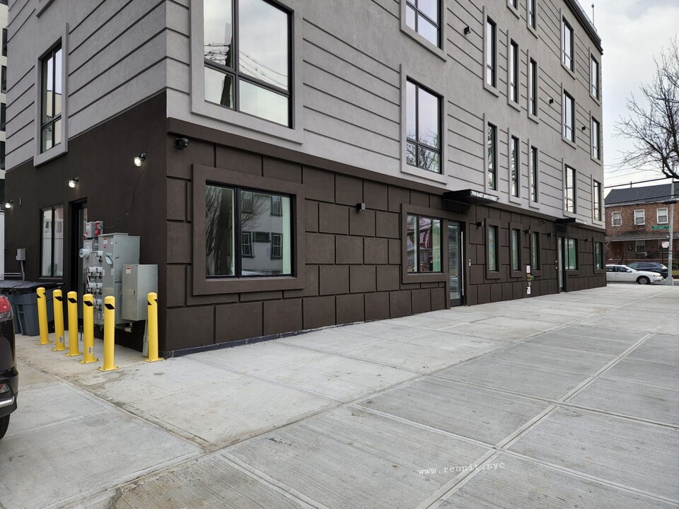 799 E 34th St in Brooklyn, NY - Building Photo