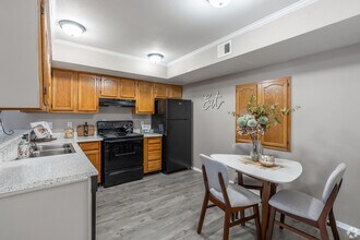 Trinity Trace in Arlington, TX - Building Photo - Building Photo