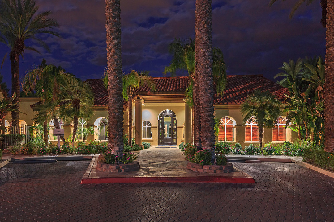 The Regent Palm Desert Apartment Homes in Palm Desert, CA - Foto de edificio