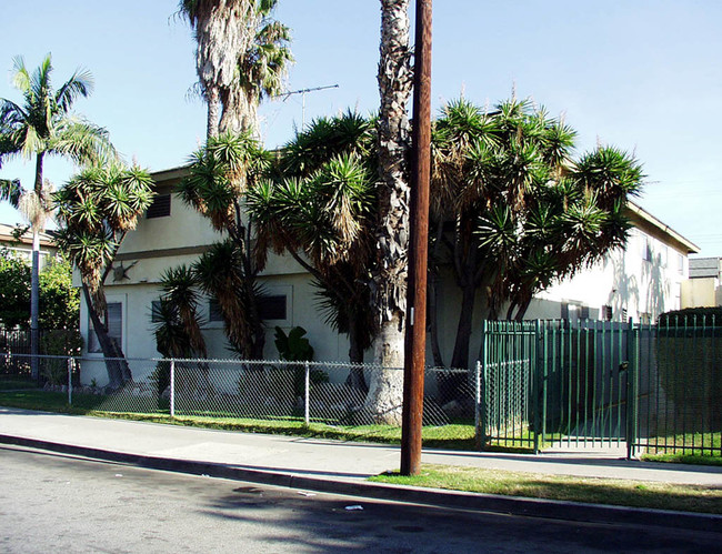 The Bush Apartments in Anaheim, CA - Foto de edificio - Other