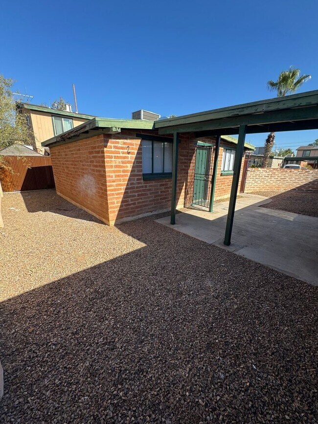 property at 3235 E Water St