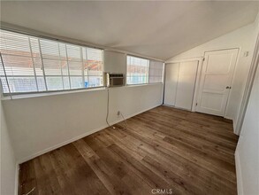 3006 S Halldale Ave, Unit Unit 1527 in Los Angeles, CA - Building Photo - Building Photo