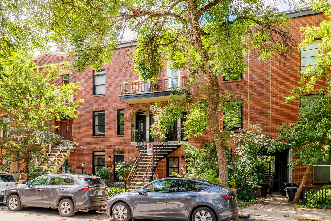 740 Agnès Rue in Montréal, QC - Building Photo