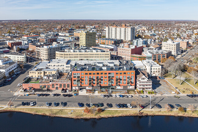 521-545 Lake Ave in Asbury Park, NJ - Foto de edificio - Building Photo