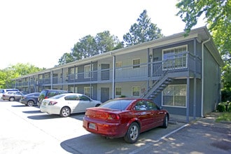 Brookstone Apartments in Hueytown, AL - Building Photo - Building Photo