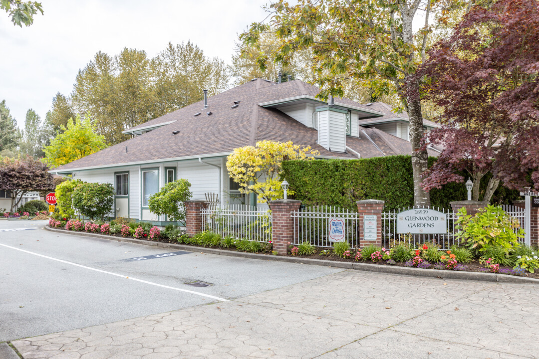 Glenwood Gardens in Surrey, BC - Building Photo