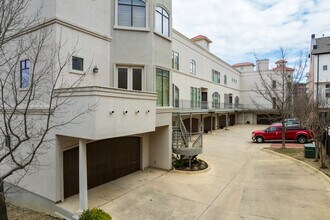 410 Mills St in Fort Worth, TX - Foto de edificio - Building Photo