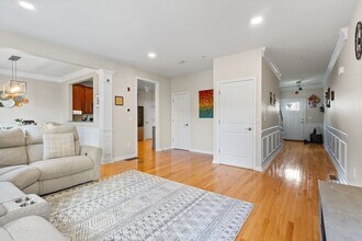 71 Kendall Ct in Bedford, MA - Building Photo - Building Photo