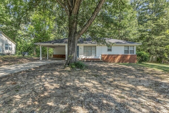 property at 800 Lydgate Rd