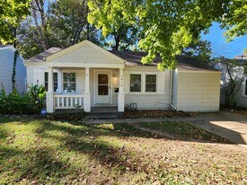 1419 S Roanoke Ave in Springfield, MO - Building Photo