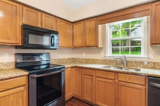 70 John's Ct NW in Christiansburg, VA - Building Photo - Building Photo