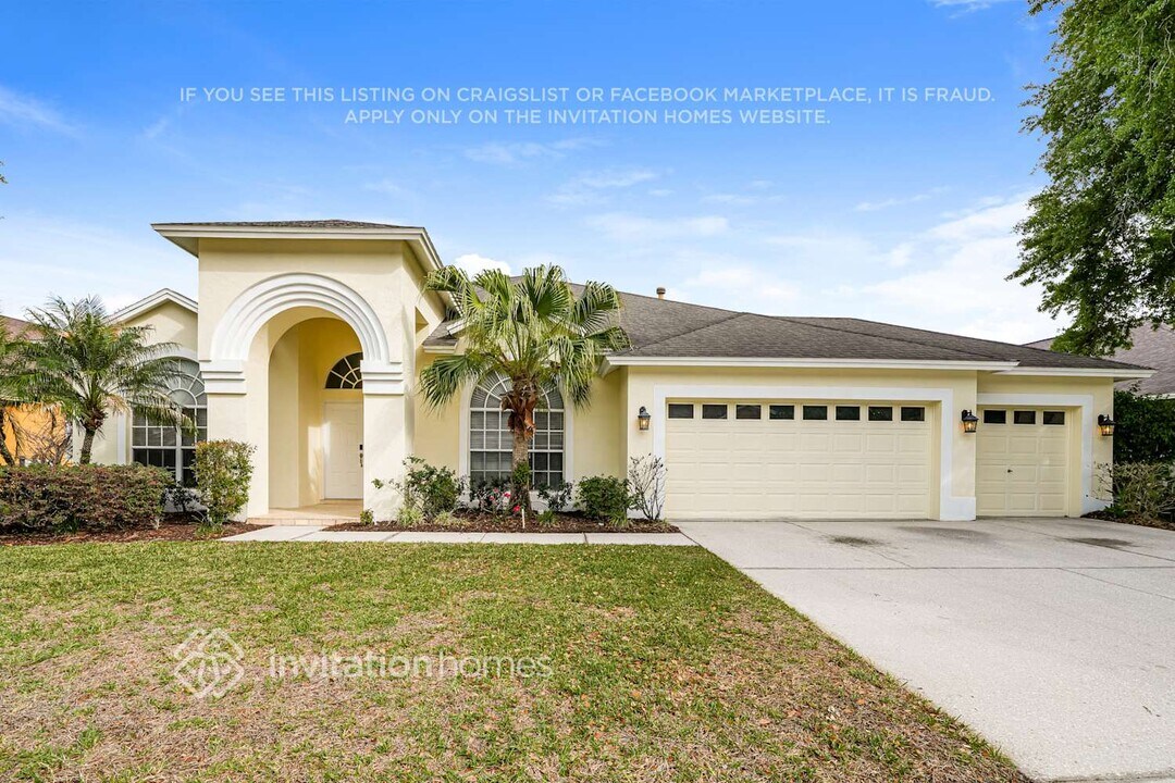 18421 Eastwyck Dr in Tampa, FL - Foto de edificio